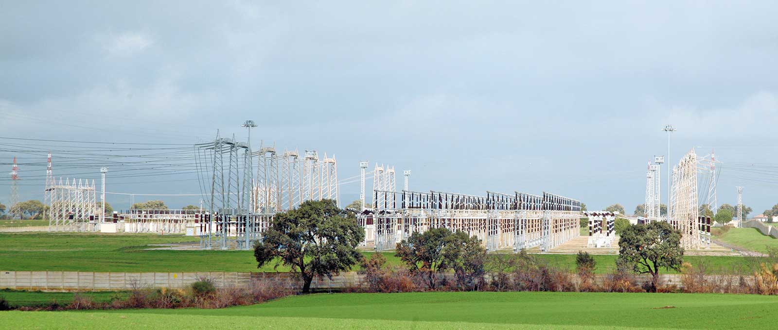 适用于交流电传输的引入密封系统