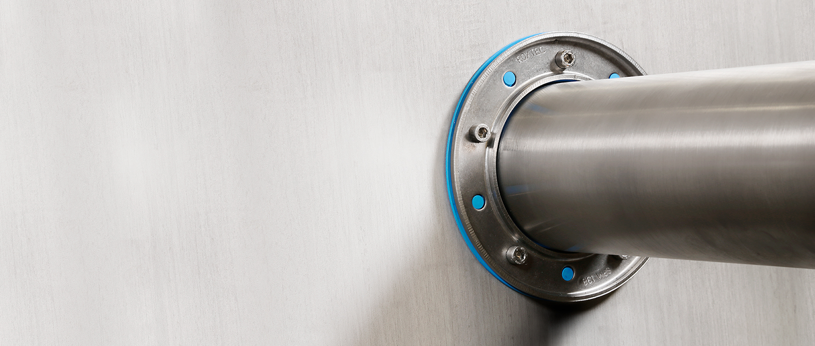 使用 Roxtec 密封系统保护金属管道穿隔