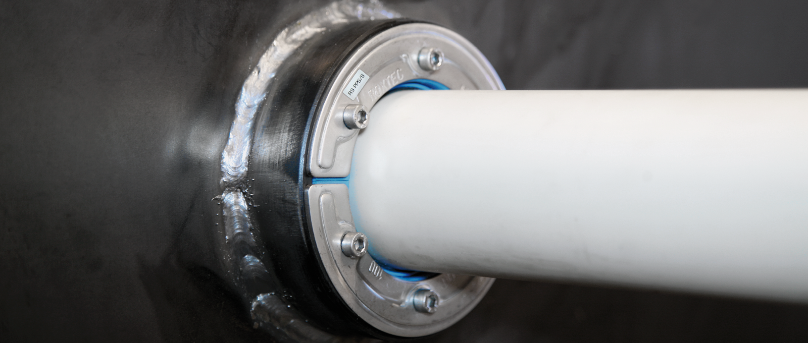 保护您的塑料管道穿隔系统