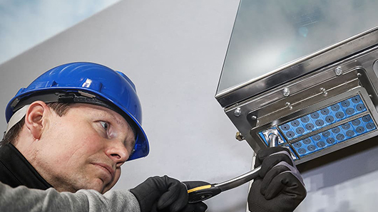 优于电缆格兰头 